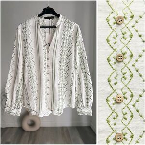 ZARA EMBROIDERED BLOUSE WITH WOODEN BUTTONS